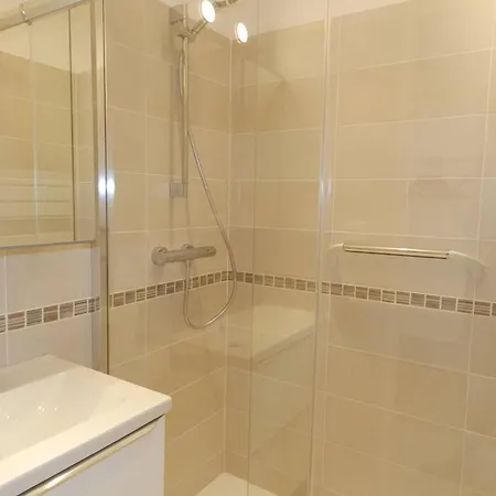 Le Lavandou, 2 Pieces, 4 Personnes - Fr-1-251-703 Le Lavandou